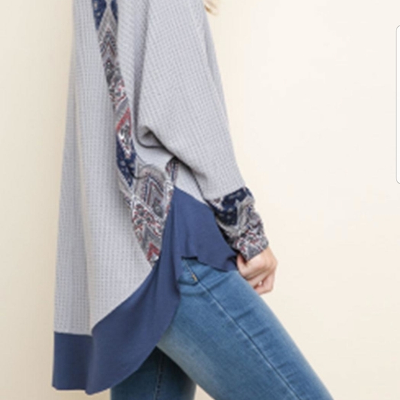 Umgee scarf print waffle knit top - Picture 2 of 7